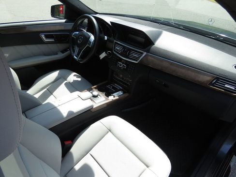 Used 2013 Mercedes-Benz E 350 4MATIC Sedan image 14