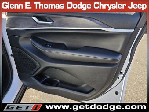 Certified 2023 Jeep Grand Cherokee Limited w/ Luxury Tech Group II AWD/4WD image 35