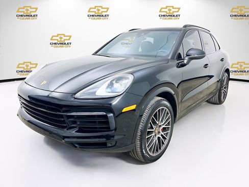 Used 2023 Porsche Cayenne Platinum Edition AWD/4WD image 3