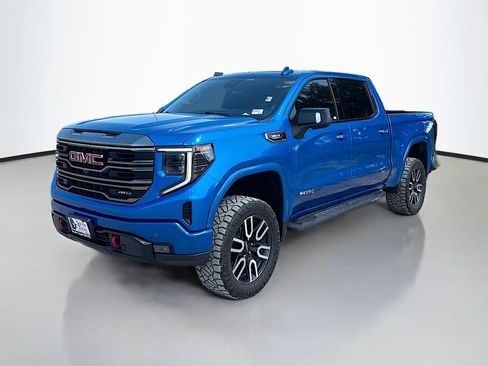 Used 2023 GMC Sierra 1500 AT4 w/ AT4 Premium Package AWD/4WD image 3