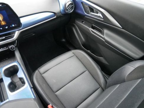 Used 2025 Chevrolet Equinox EV LT w/ Convenience Package image 11