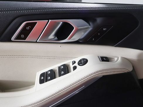 Used 2022 BMW X5 xDrive40i AWD/4WD image 36