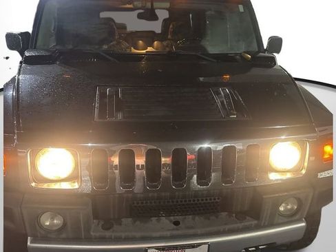 Used 2004 HUMMER H2 w/ Chrome Appearance Package image 6