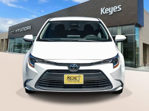 Used 2023 Toyota Corolla LE FWD image 2