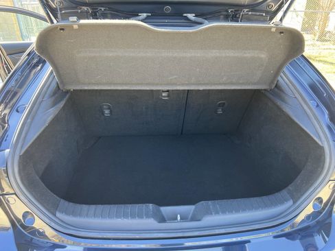 Used 2019 MAZDA MAZDA3 Base 4dr Hatchback image 27