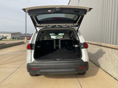 Used 2025 Toyota Grand Highlander AWD image 25