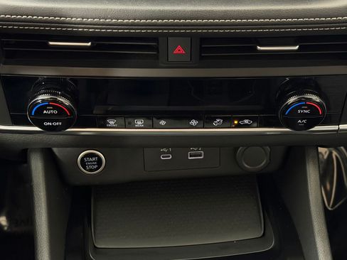Used 2023 Nissan Rogue SV FWD image 27