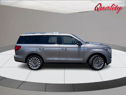Used 2020 Lincoln Navigator Reserve w/ Luxury Package AWD/4WD image 2