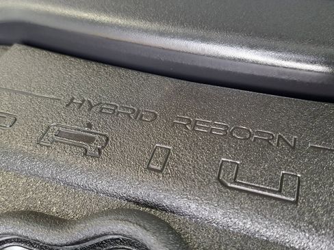 Used 2024 Toyota Prius XLE image 30