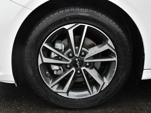 Used 2024 Kia Forte LXS image 12