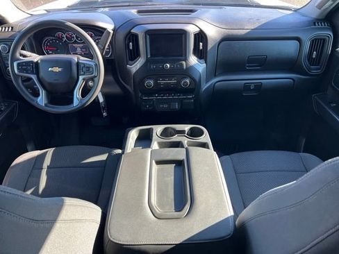 Used 2022 Chevrolet Silverado 2500 Custom w/ Custom Value Package image 13