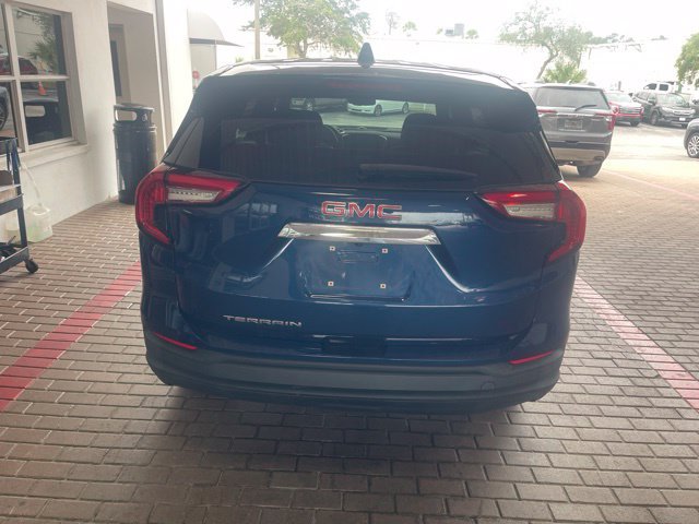 Used 2022 GMC Terrain SLE FWD image 3