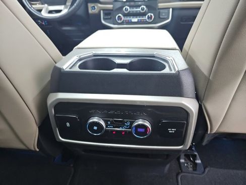 Used 2023 Ford Expedition Limited image 19