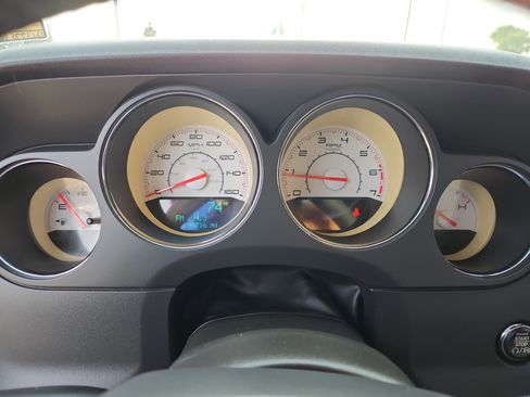 Used 2012 Dodge Challenger R/T image 12