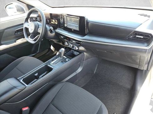 Certified 2025 Nissan Kicks S image 19