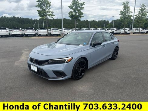 Used 2024 Honda Civic Sport image 3