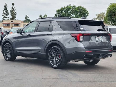 Used 2026 Ford Explorer ST-Line w/ ST-Line Street Pack RWD image 2