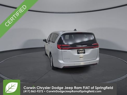 Certified 2024 Chrysler Pacifica Touring-L image 12