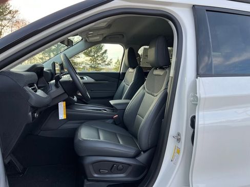 New 2026 Ford Explorer Active w/ Active Comfort Package image 10