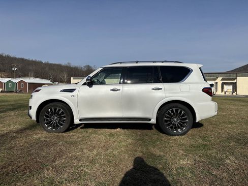 Used 2022 Nissan Armada Platinum w/ Captain's Chairs Package image 4