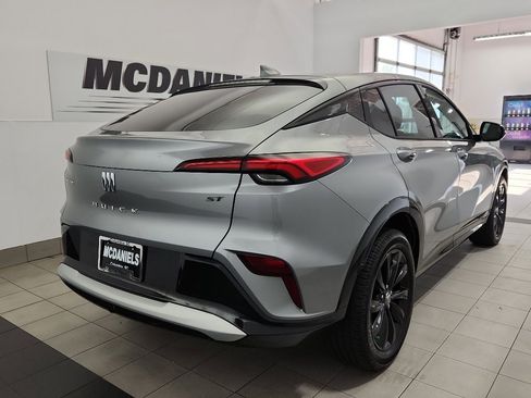 Used 2024 Buick Envista Sport Touring w/ Convenience I Package image 4