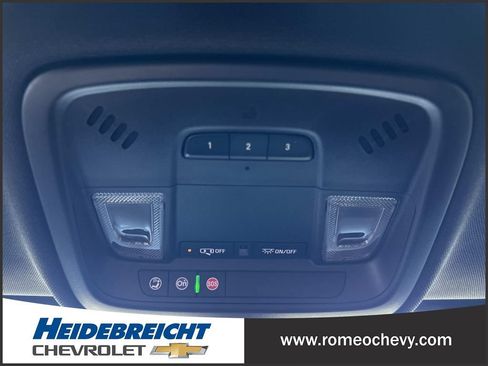 Used 2023 Chevrolet Traverse LT FWD image 25