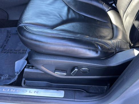 Used 2017 Lincoln MKC Select w/ Select Plus Package image 27