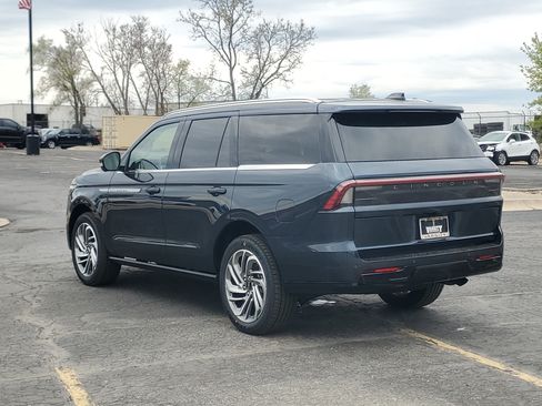 New 2026 Lincoln Navigator Reserve AWD/4WD image 3