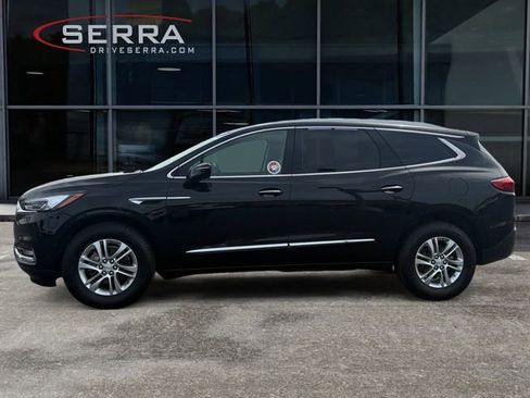Used 2020 Buick Enclave Essence w/ Sound and Sites Package AWD/4WD image 2