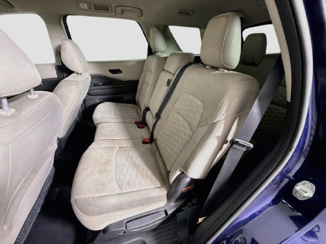 Used 2024 Nissan Pathfinder SV w/ Lighting Package (N92) FWD image 24