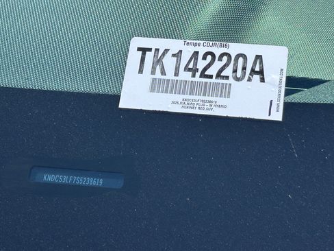 Used 2025 Kia Niro EX image 31