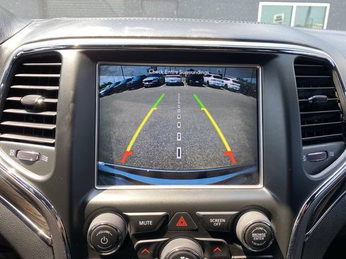 Used 2018 Jeep Grand Cherokee Overland RWD image 26