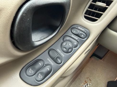 Used 2003 Chevrolet Corvette Coupe w/ Preferred Equipment Group RWD image 27