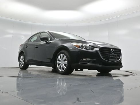 Used 2018 MAZDA MAZDA3 Sport image 43