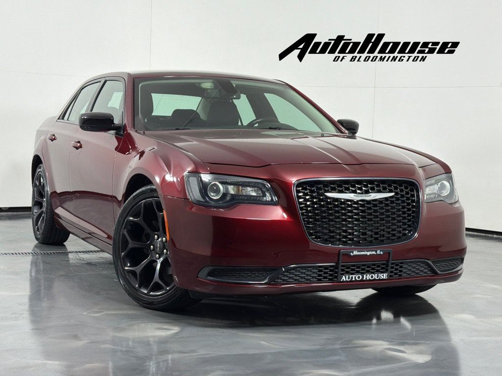 Used 2019 Chrysler 300 Touring w/ Sport Appearance Package RWD image 1