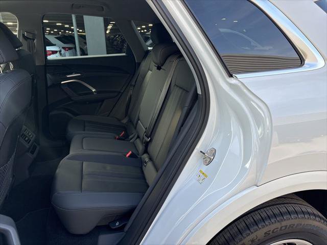 Certified 2025 Audi Q5 Premium w/ Convenience Package AWD/4WD image 14