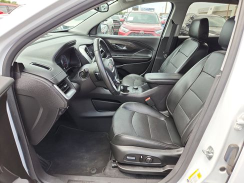 Used 2024 GMC Terrain SLT image 11