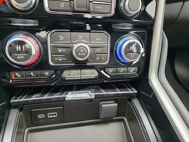 New 2024 GMC Yukon Denali w/ Advanced Technology Package AWD/4WD image 33