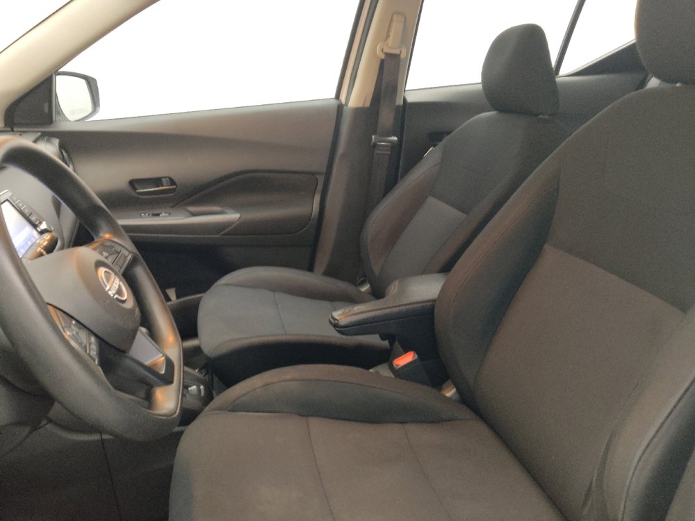 Used 2023 Nissan Kicks S FWD image 17