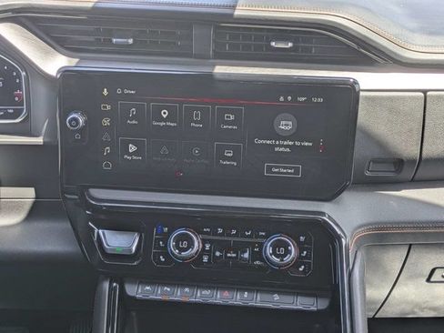 Used 2025 GMC Sierra 1500 AT4 w/ Technology Package AWD/4WD image 18