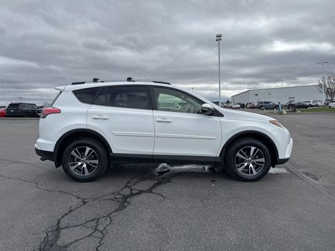 Used 2018 Toyota RAV4 XLE w/ Plus Extra Value Package image 8