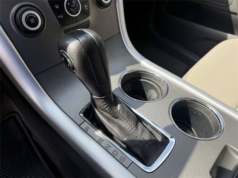 Used 2013 Ford Edge SE image 16