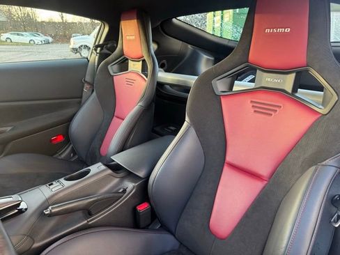 Used 2025 Nissan Z NISMO w/ Floor Mat Package image 19