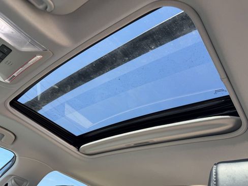 Used 2023 Toyota RAV4 XLE Premium image 29