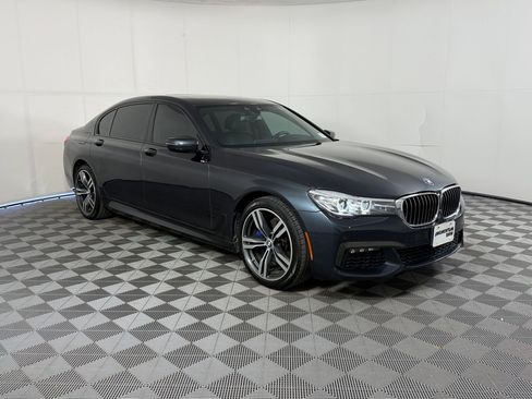 Used 2019 BMW 740i w/ Executive Package RWD image 7