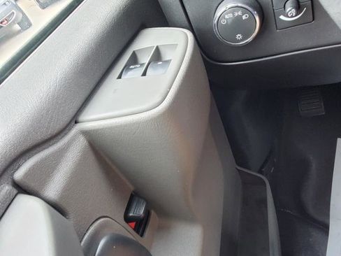 Used 2016 Chevrolet Express 2500 w/ Preferred Equipment Group RWD image 11