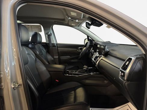 Certified 2023 Kia Sorento SX AWD/4WD image 26