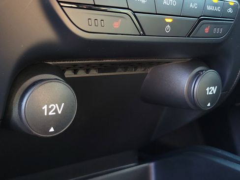 Used 2022 Ford Ranger Lariat w/ Equipment Group 501A High image 11