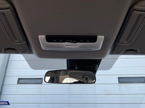 Used 2025 Nissan Versa SV image 15