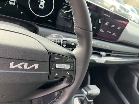 New 2025 Kia K4 EX image 20